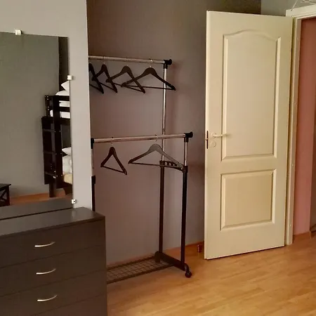 Posh Backpackers Хостел *