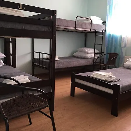 Posh Backpackers Hostel *